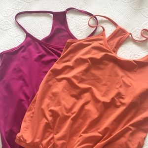 🌟 3 for $20 Bundle of two Old Navy workout tanks